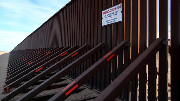 Una valla del muro en la frontera sur de Estados Unidos. 