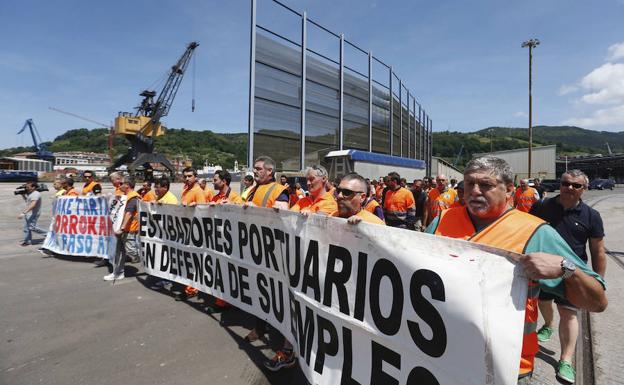 Una manifestación de estibadores.