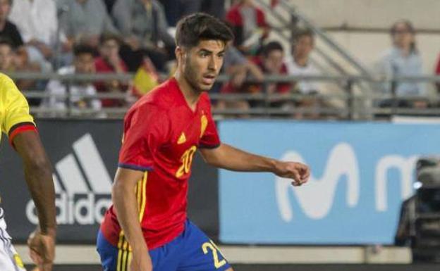 Marco Asensio, en un partido con España. 