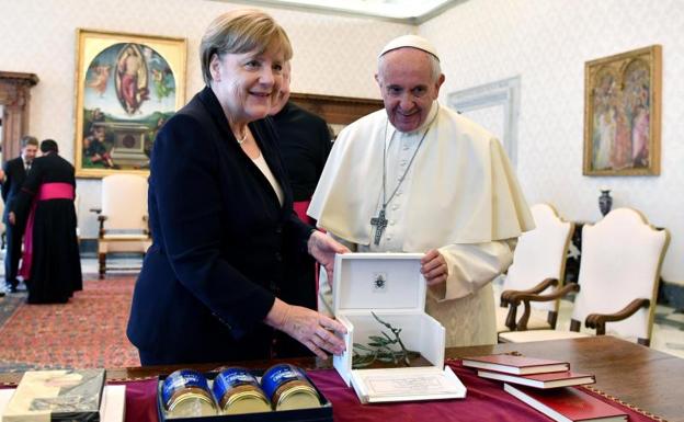 Angela Merkel y el papa Francisco.