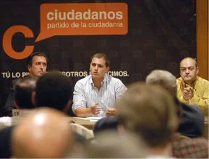 OVIEDO. Albert Rivera presidió la reunión constitutiva de su partido en Asturias. / JESÚS DÍAZ