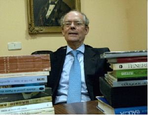 Más horas que nadie para ser los menos productivos