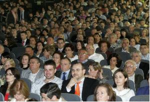 El rector recuerda a los nuevos ingenieros que «no sois inferiores a vuestros colegas»
