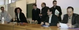 Iñaqui Morlán, de la Universidad del País Vasco; Cristina Pelayo, del colegio de Ingenieros Técnicos; Javier Melendi, del de superiores; José Manuel Cueva, José Emilio Labra, Pedro Hernández Aráuzo de la Escuela Técnica de Gijón, y Francisco Suárez, de la Politécnica./ P. UCHA