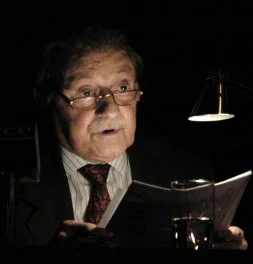 Mario Benedetti, en una lectura de poemas en 2005 en Montevideo. / PABLO PORCIUNCULA-AFP