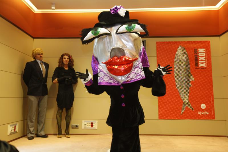 La sardina 'sufragista' del Antroxu 2011 reivindica el voto "pa toes les parroches del planeta"