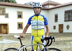 El ciclista Tante Argüelles logra ir hasta Santiago y volver en 24 horas