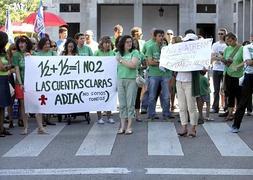 Los profesores interinos protestan contra el aumento de los contratos a media jornada