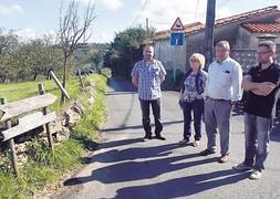 Los vecinos, en la carretera al Molín. ::                             M. ROJAS