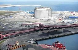 Enagás anuncia que defenderá en los tribunales la regasificadora de El Musel