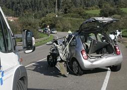 Una mujer herida en un accidente en la carretera de Tabaza a Candás