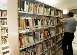 Las bibliotecas asturianas hicieron 1,49 millones de préstamos durante 2013, revela el Principado en el Día del Libro