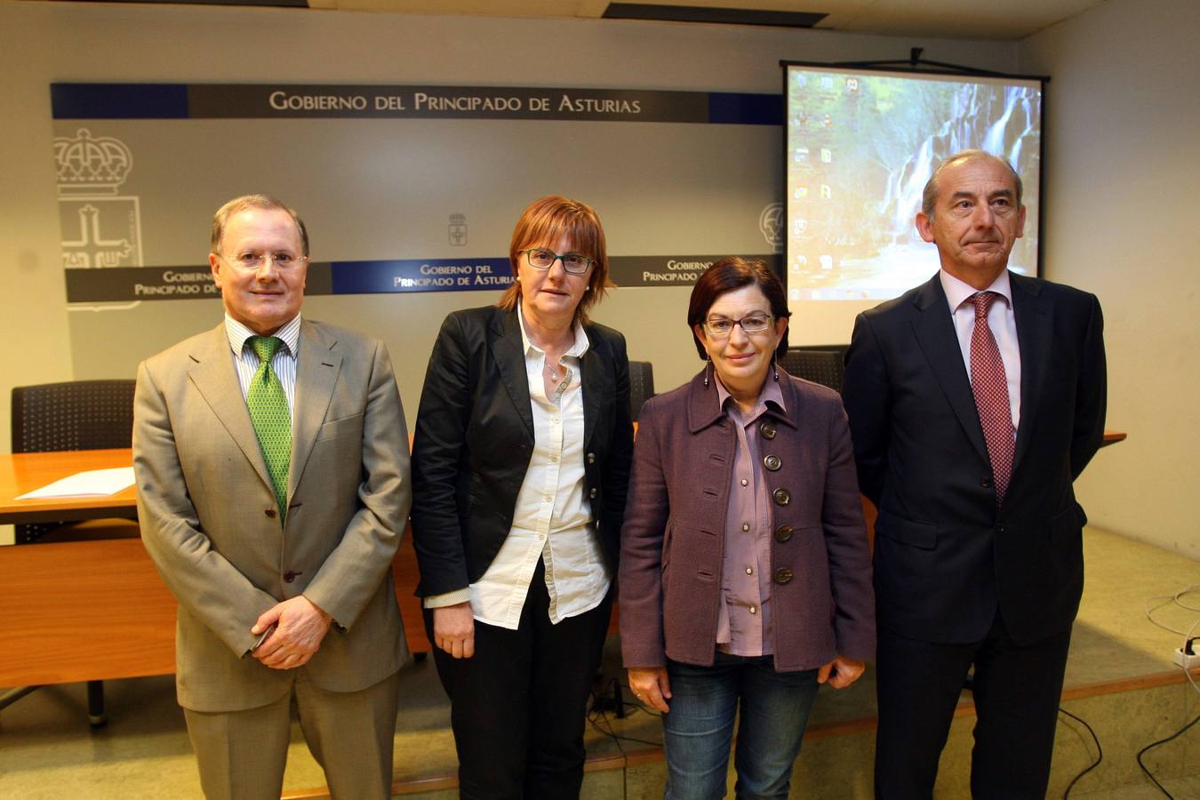 José Luis Carús, Pilar Varela, Tomasa Arce y Luis Noguera, ayer en el edificio de servicios múltiples del Principado 