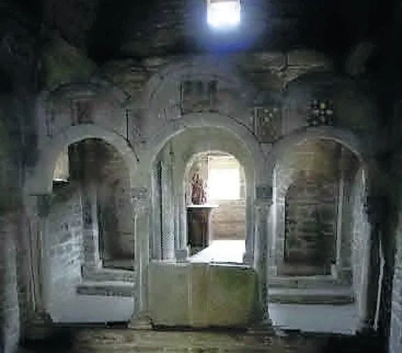 Interior de la iglesia de Santa Cristina de Lena, uno de los monumentos prerrománicos cuya datación podría variar según el estudio de Araceli Rojo. 