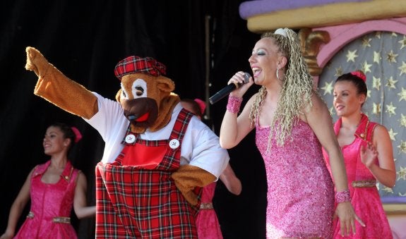 Susana actuó para los más pequeños en La Corredoria. 