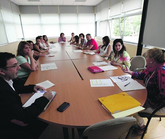 El consejo escolar de las escuelas de 0 a 3 años de la ciudad se reunió en el Centro Europa. 