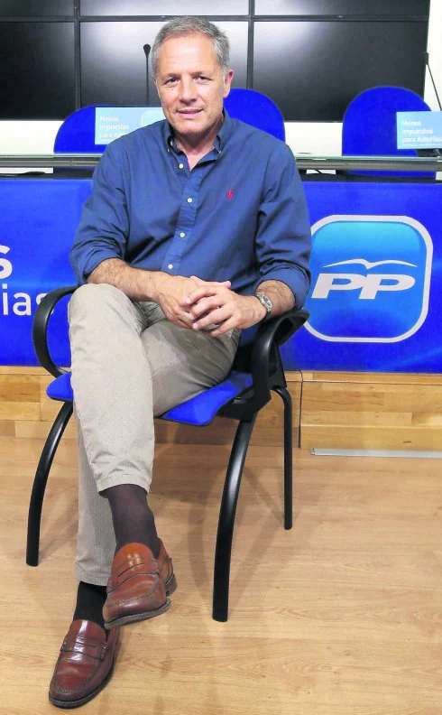 Juan Morales, ayer, en la sede regional del PP. 