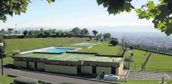 La reforma de las piscinas del Centro Asturiano costará tres millones de  euros | El Comercio