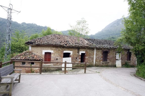 Las antiguas escuelas de El Corión. 