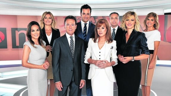 Los rostros de los informativos de la cadena con Matías Prats y Gloria Lomana. 