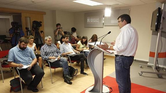 Santiago Martínez Argüelles, durante la rueda de prensa. 