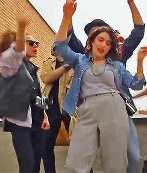 Prisión y 91 latigazos para los iraníes que grabaron un vídeo viral bailando 'Happy'