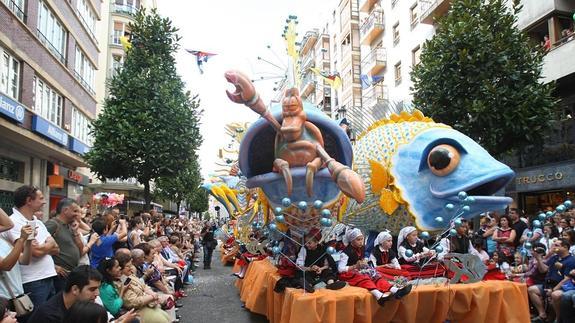 América y sus músicas llenan las calles de Oviedo