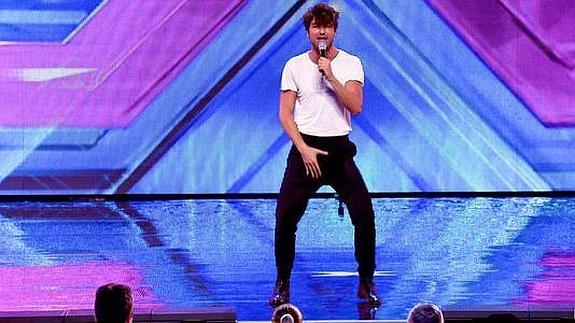 Fruela Fuente 'escandaliza' al jurado del 'Factor X' británico al tocarse la entrepierna