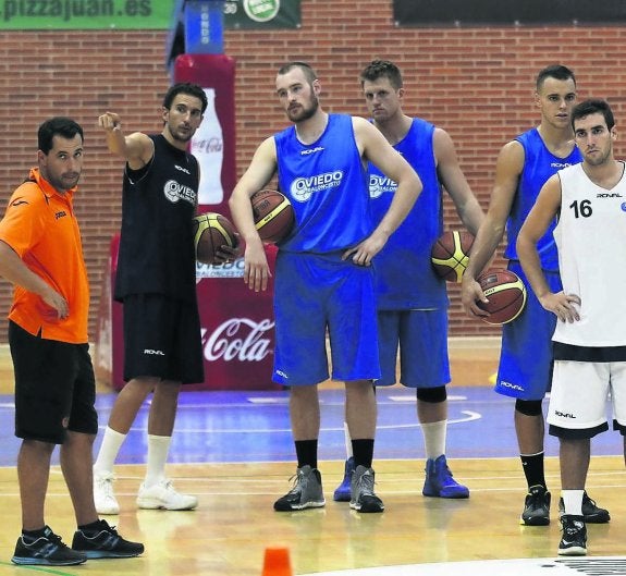 El Oviedo Baloncesto se reencontrará en liga con su público. 