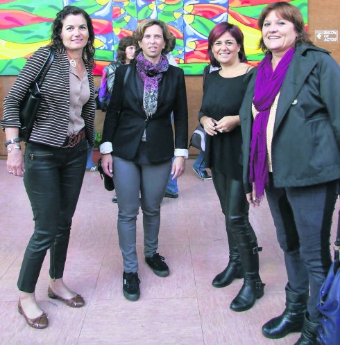 Paloma González Peña, Blanca Toledo -moderadora-, Ana Belén Rivas y Carmen Ovies. 