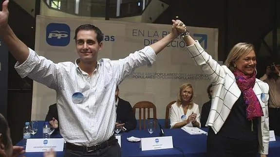 David González Medina, el pasado sábado, junto a Mercedes Fernández, tras ser proclamado nuevo presidente del PP de Gijón.