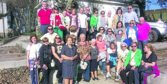 Asistentes al encuentro celebrado en El Acebo. :: E. C.