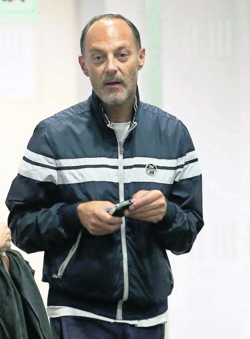 Rolando Fernández, el pasado 17 de octubre, en el Hospital Central, cuando su padre fue ingresado. 