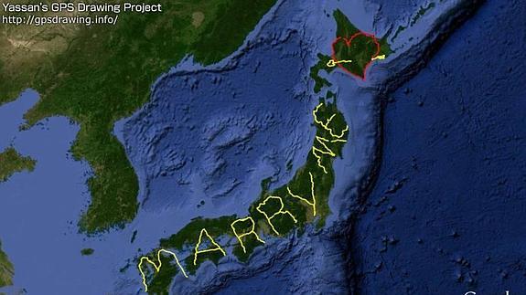 Recorre 7 mil kilómetros para pedirle matrimonio con un dibujo de GPS