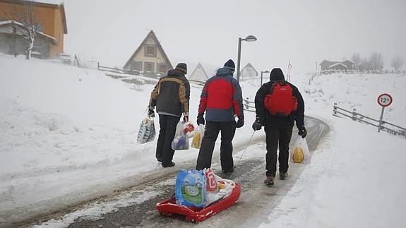 La estación invernal de San Isidro ya está cubierta por la nieve.