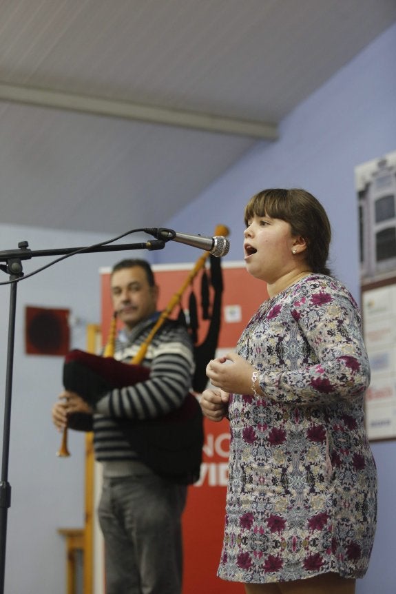 Andrea Méndez, de Gijón, durante su interpretación. 