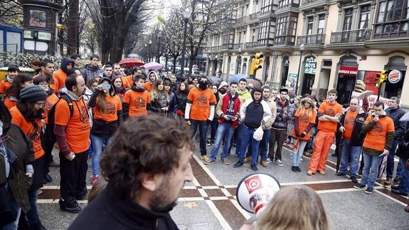 Protesta de los trabajadores de Burger King en Gijón. 