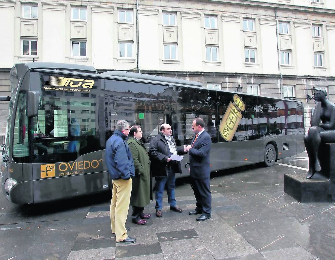 Los autobuses cambian al negro