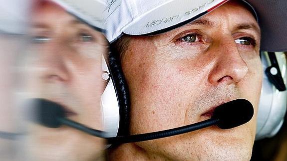 Schumacher se comunica con los ojos y empieza a reconocer a sus familiares