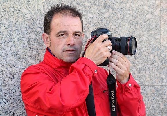 Joaquín Bilbao, con su cámara.