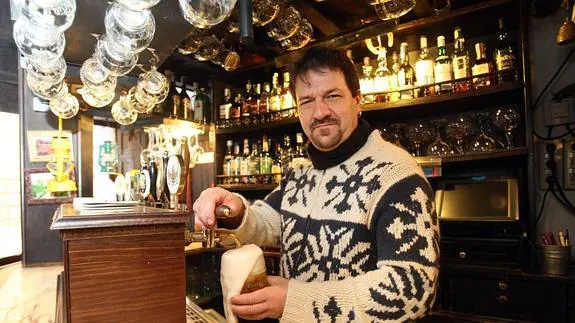 Frank Delgado, propietario de Ca'Beleño, en cuyos alambiques se elabora la cerveza Ordum.