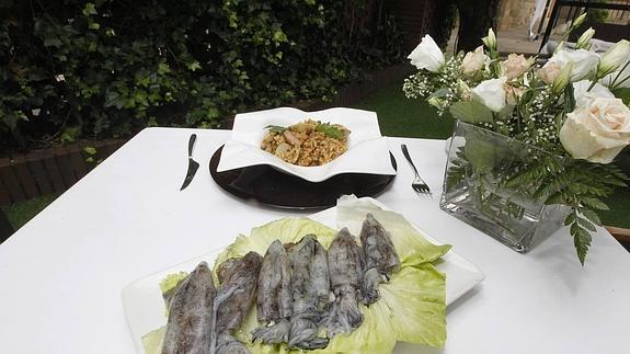 Calamares frescos y con arroz del restaurante Las Delicias.