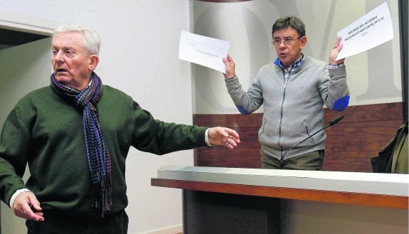 Emilio Huerta y Roberto Sánchez Ramos ayer. 