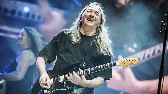 El cantante Rosando.