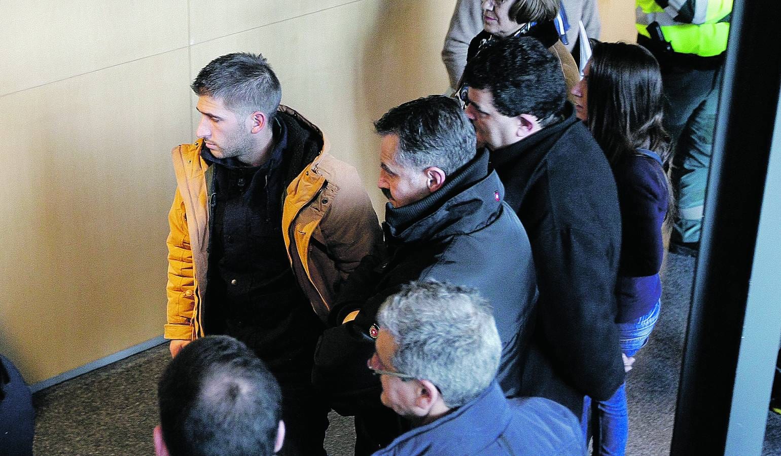 El jugador del Real Avilés, Alex Arias, en los juzgados de Salamanca donde comparece acusado de un doble atropello mortal en 2011