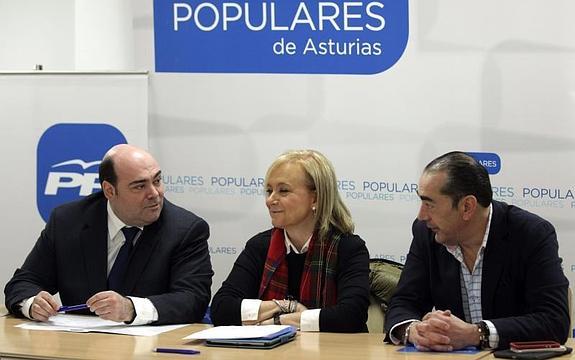 Caunedo, Fernández y Goñi en la reunión. 