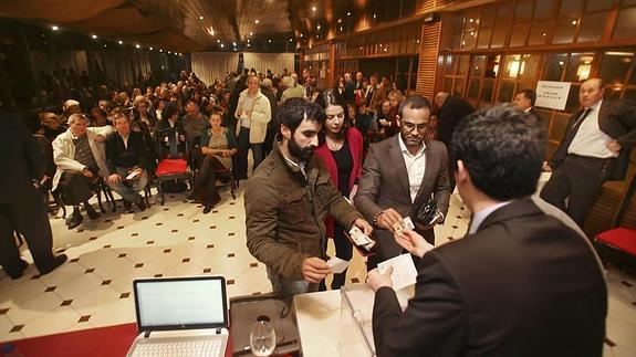 Votaciones en la asamblea del Chas del pasado viernes.