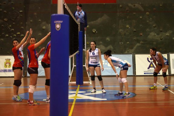 Las jugadoras avilesinas lo bordaron ayer. :: sergio lópez