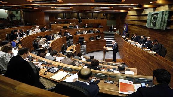 Los partidos reconocen en la Junta que «la igualdad aún hoy es un reto»