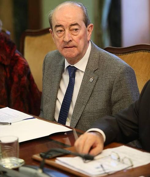 Jaime Reinares en un pleno del Ayuntamiento de Oviedo. 